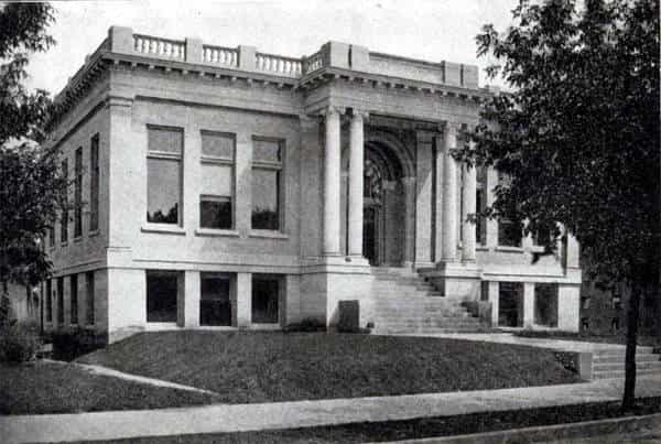 Black and white image depicting the front exterior of the Cedar Falls Public Library. 