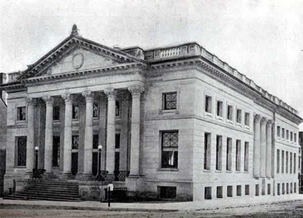 Black and white photograph depicting the front exterior of the Dubuque Public Library. 