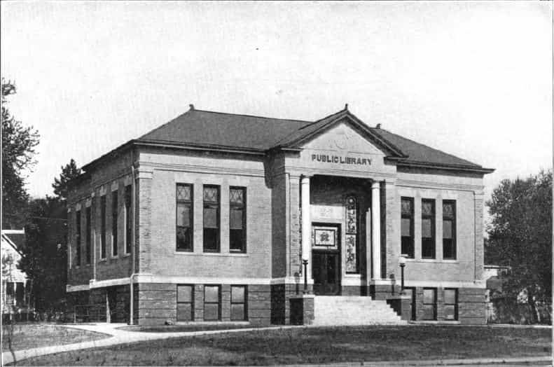 Black and white image showing the front exterior of the Clarinda Public Library. 