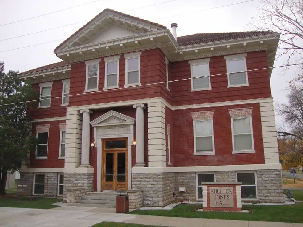 Color photograph of the Ellsworth College Library, now Bullock Jones Hall. Source: Jordan M. McAlister, Flickr
